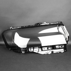 Пластиковое стекло фары Toyota Land Cruiser 300 (J300) 2021-2023 правое (пассажирское)