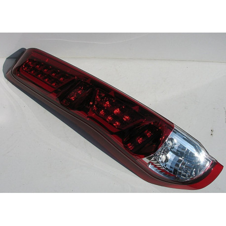 Nissan X-trail T31 оптика задняя красная 50% LED
