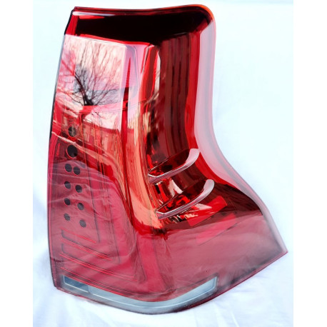 Toyota Prado 150 задние фары LED красные