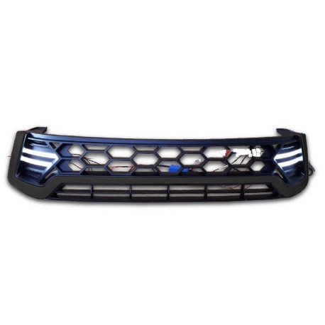 Toyota Hilux Revo 2014 решетка радиатора черная с черной LED полосой