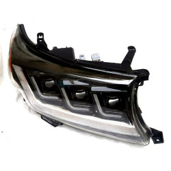 Toyota Land Cruiser LC200 2008-2016 передні FULL LED фари стиль LC300 RP